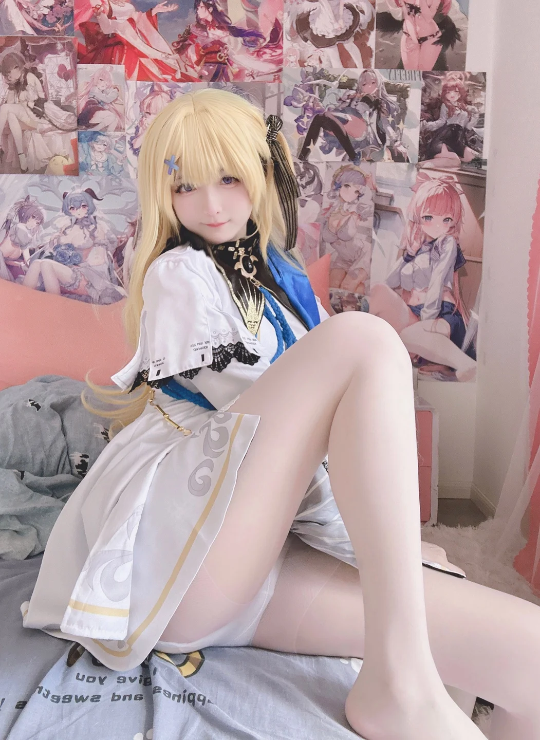 习呆呆 - 25年8月 フィービー [18P,1V-40MB] tg@simisebaisi 【丝足阁】004.webp